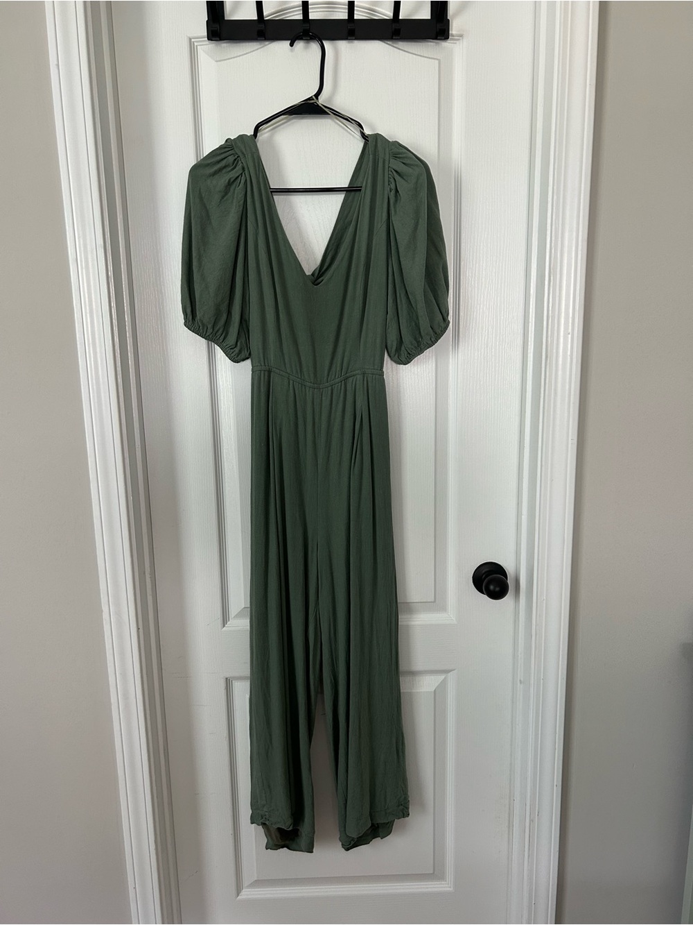 Aaron & Amber Green Puff-Sleeve  Women's Jumpsuit